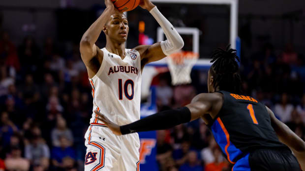 Feb 19, 2022; Gainesville, Florida, USA; Auburn Tigers forward Jabari Smith (10) looks to pass during the first half against the Florida Gators at Billy Donovan Court at Exactech Arena. Mandatory Credit: Matt Pendleton-USA TODAY Sports